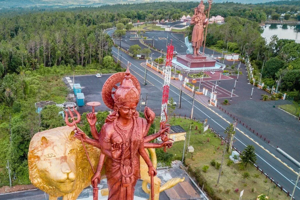 durgama-statue-grand-bassin