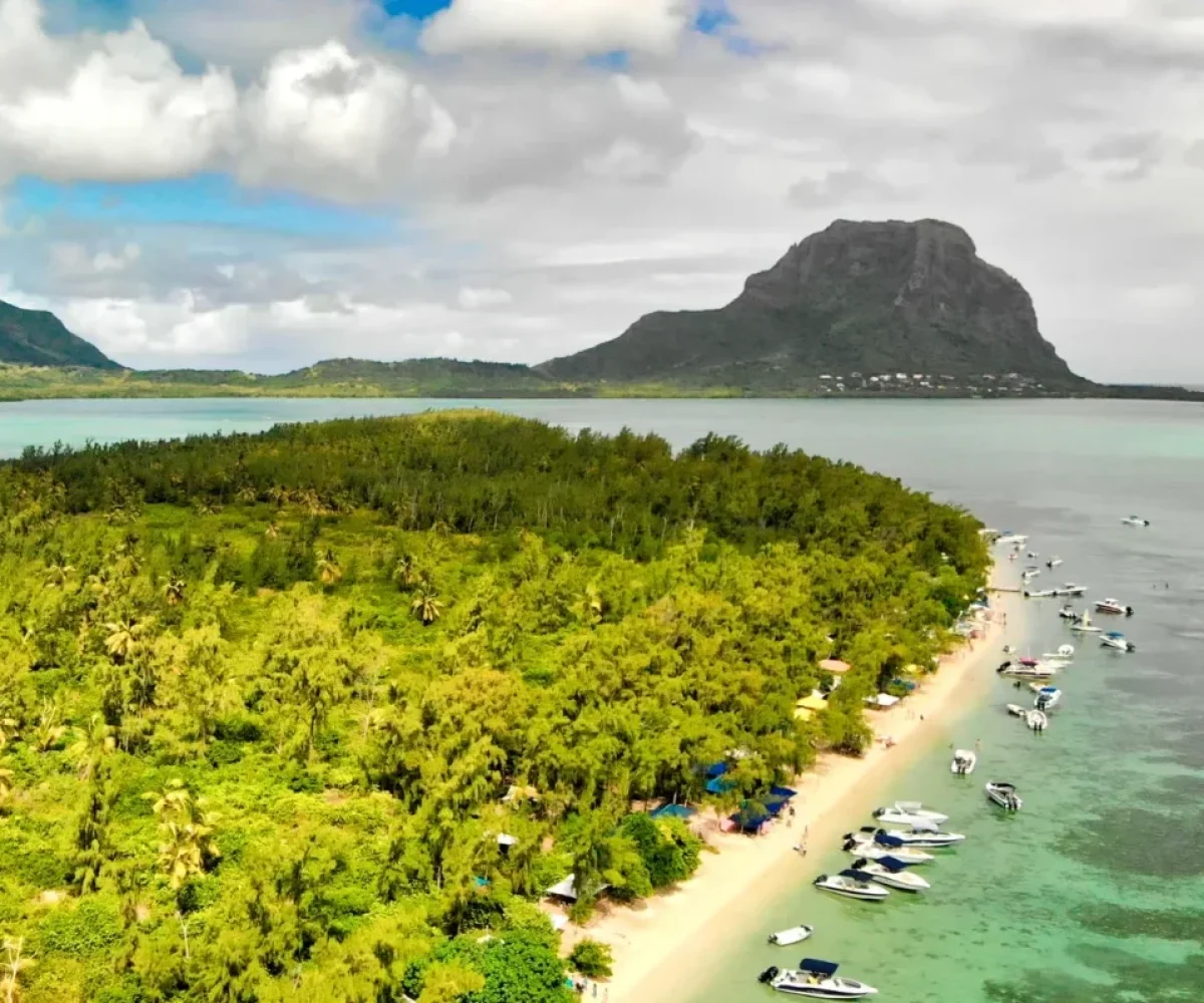 Île aux Bénitiers lying inside the reef off the south-west coast of Mauritius