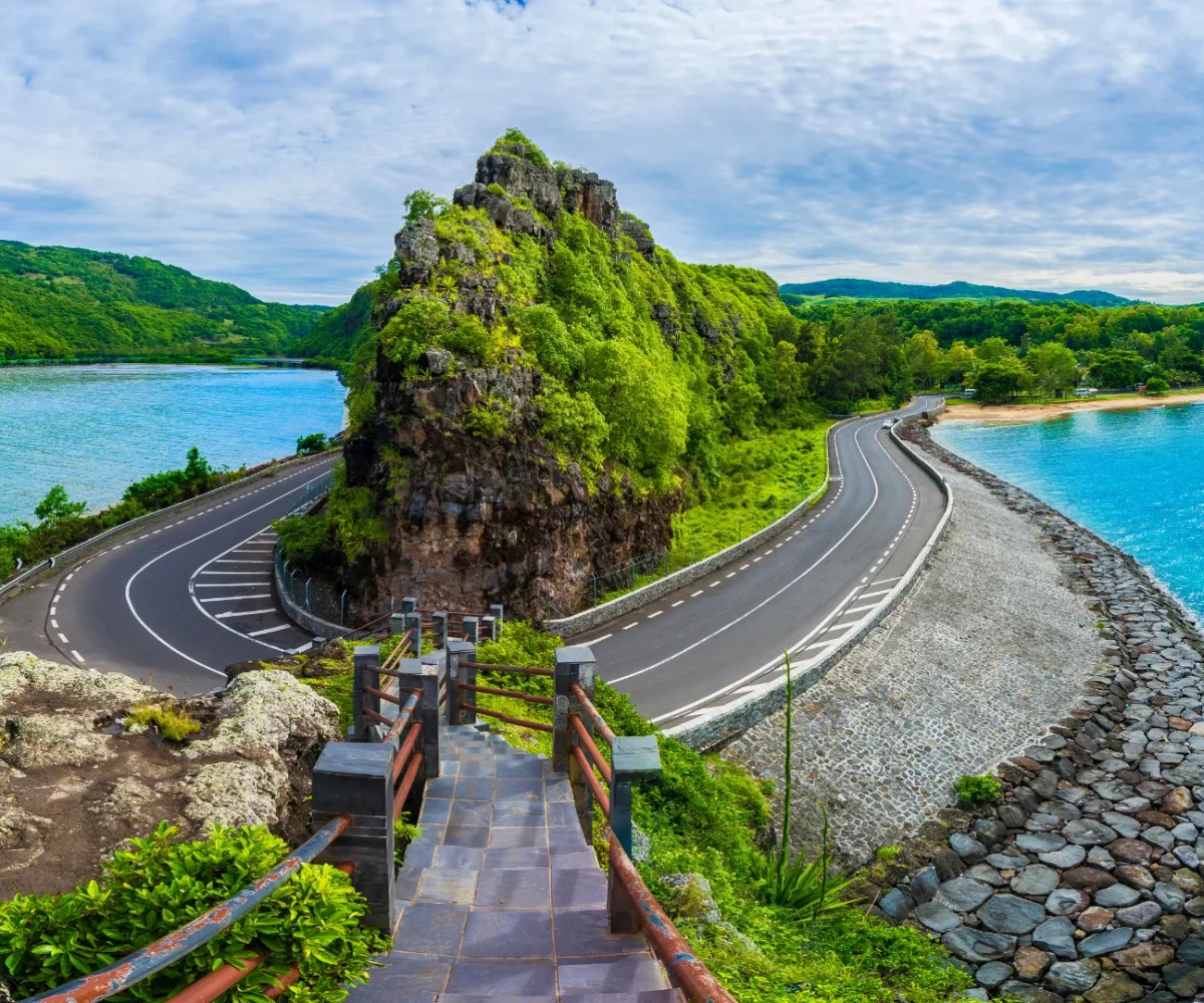 The hairpin bend and rocky outcrop at Maconde Viewpoint on the south coast